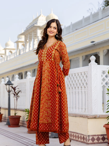 Women Floral Printed Panelled Pure Cotton Kurta with Trousers & Dupatta