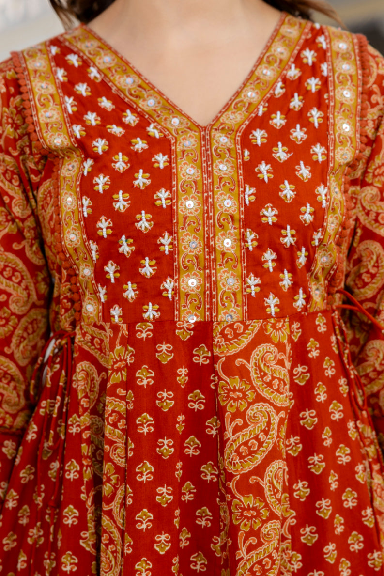 Women Floral Printed Panelled Pure Cotton Kurta with Trousers & Dupatta