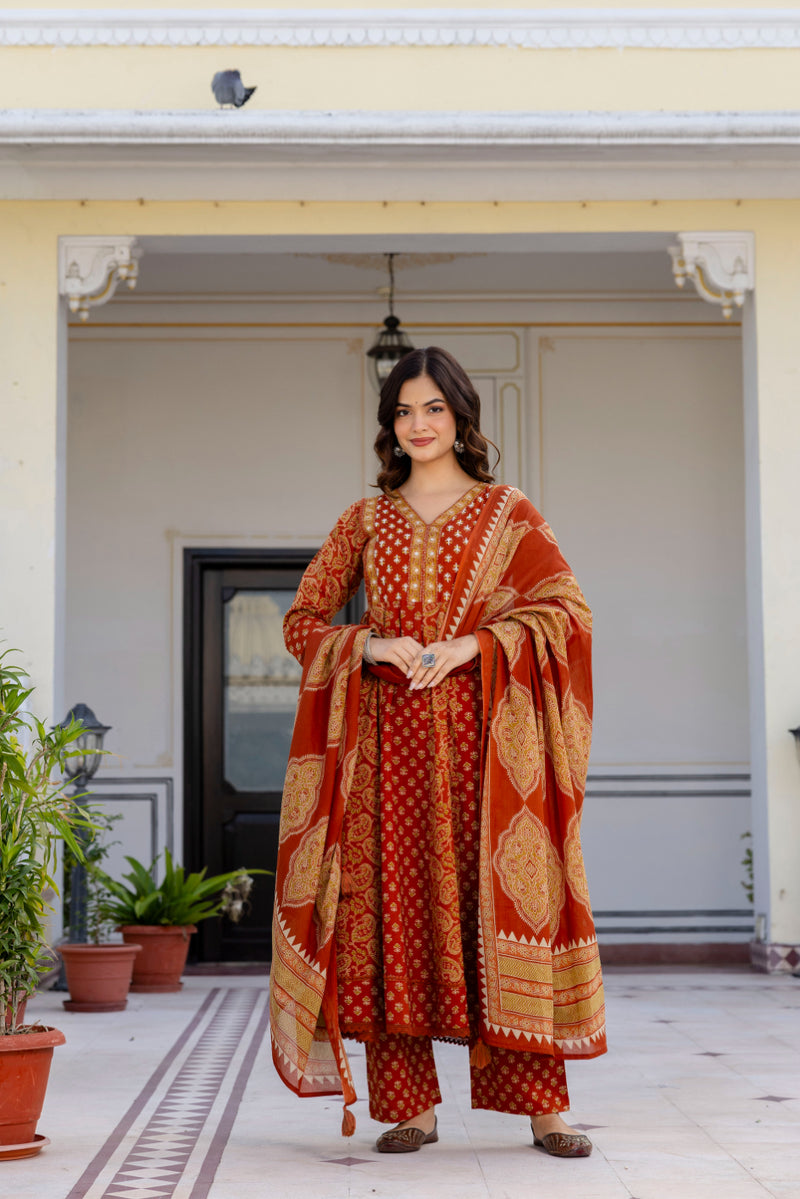 Women Floral Printed Panelled Pure Cotton Kurta with Trousers & Dupatta