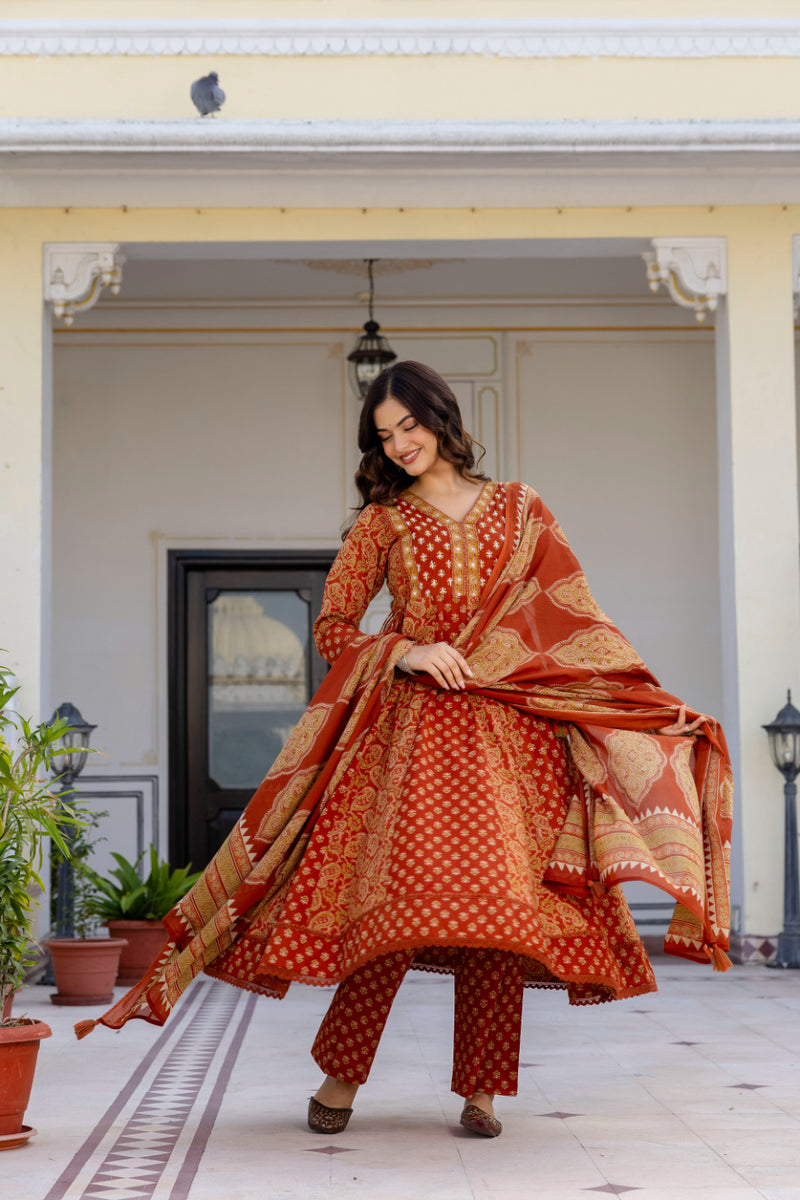 Women Floral Printed Panelled Pure Cotton Kurta with Trousers & Dupatta