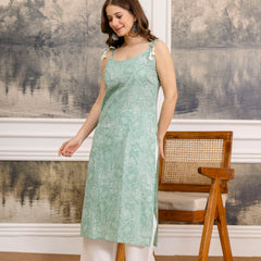 EthniFlair Floral Printed Shoulder Straps Straight Kurta