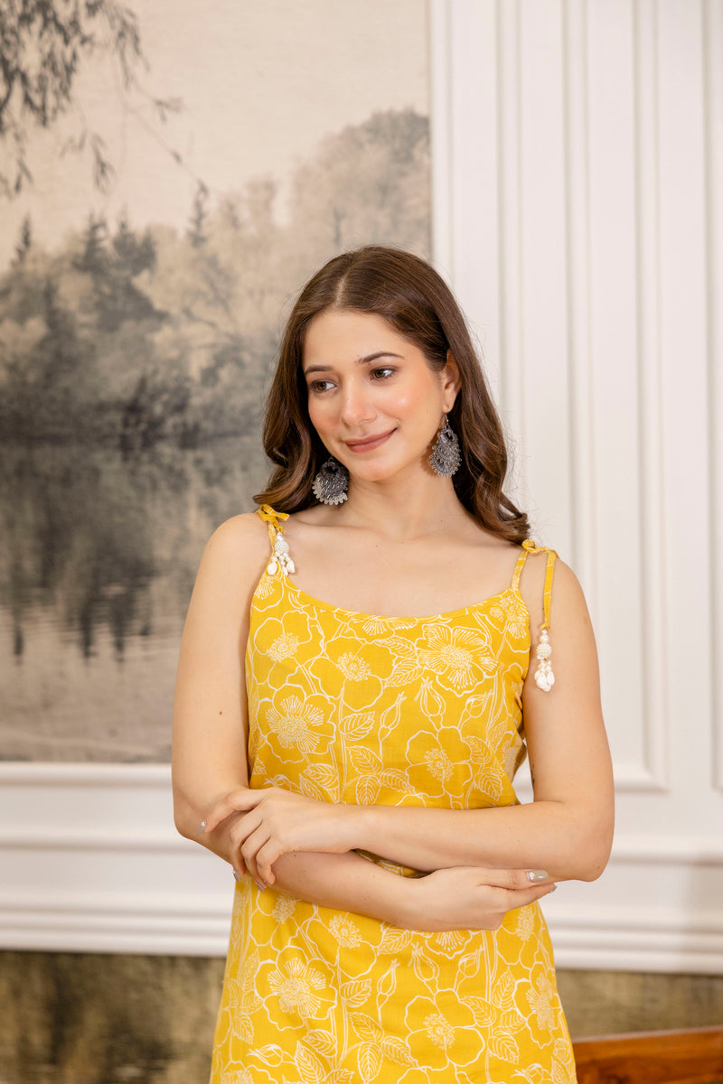 EthniFlair Floral Printed Shoulder Straps Straight Kurta