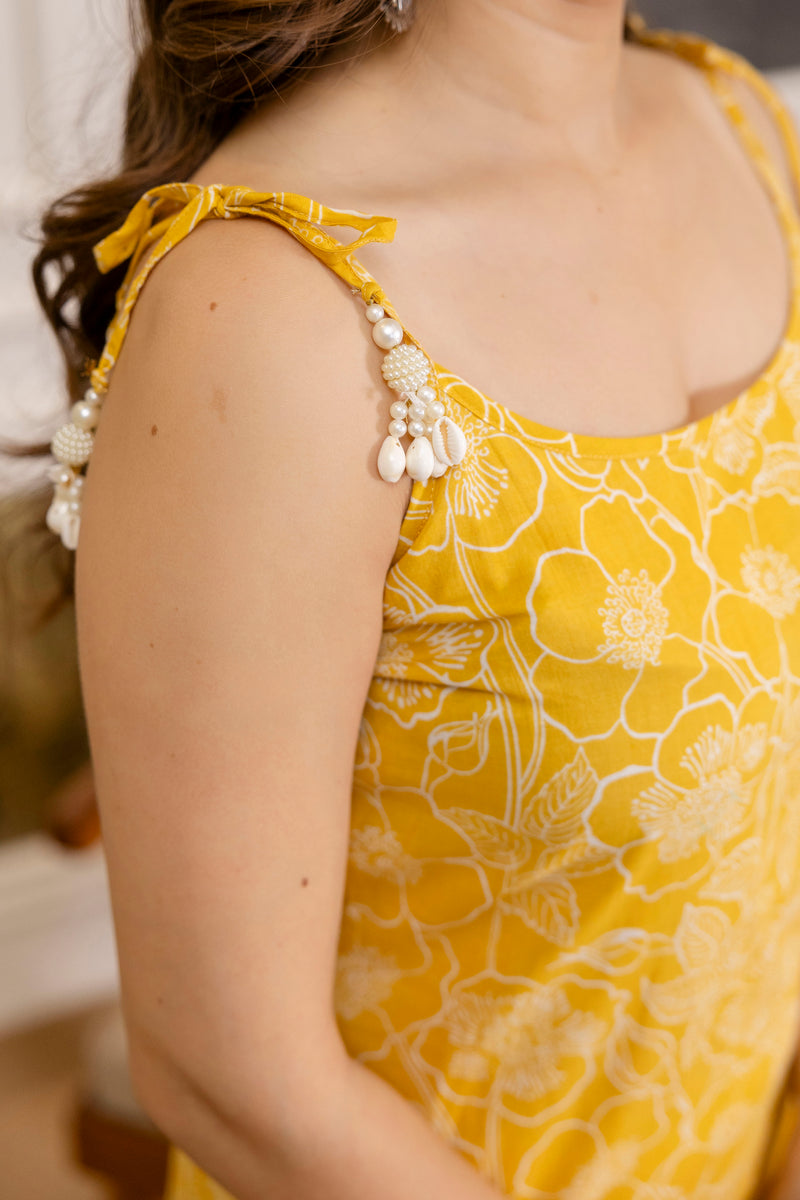 EthniFlair Floral Printed Shoulder Straps Straight Kurta