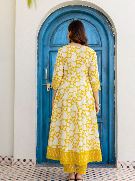 EthniFlair Women Ethnic Motifs Printed Panelled Thread Work Pure Cotton Kurta with Trousers & With Dupatta