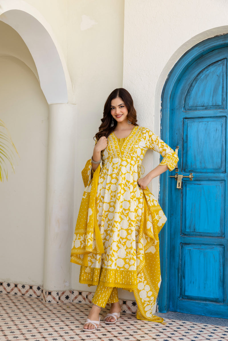 EthniFlair Women Ethnic Motifs Printed Panelled Thread Work Pure Cotton Kurta with Trousers & With Dupatta