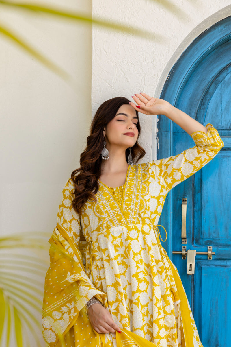 EthniFlair Women Ethnic Motifs Printed Panelled Thread Work Pure Cotton Kurta with Trousers & With Dupatta