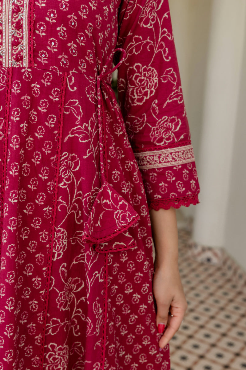 Women Floral Printed Panelled Pure Cotton Kurta with Trousers & Dupatta