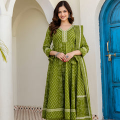 Women Floral Printed Panelled Pure Cotton Kurta with Trousers & Dupatta