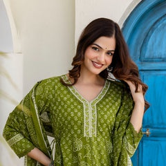 Women Floral Printed Panelled Pure Cotton Kurta with Trousers & Dupatta