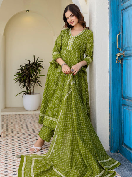 Women Floral Printed Panelled Pure Cotton Kurta with Trousers & Dupatta