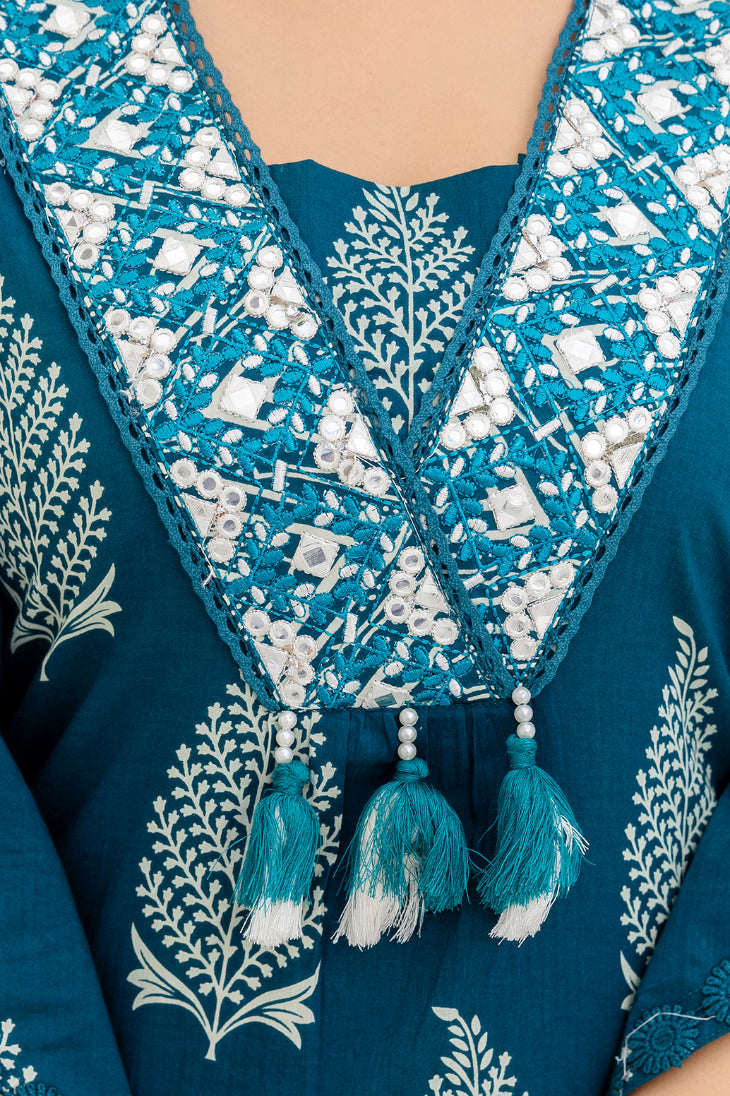 EthniFlair Women Ethnic Motifs Printed Panelled Thread Work Pure Cotton Kurta with Trousers & With Dupatta