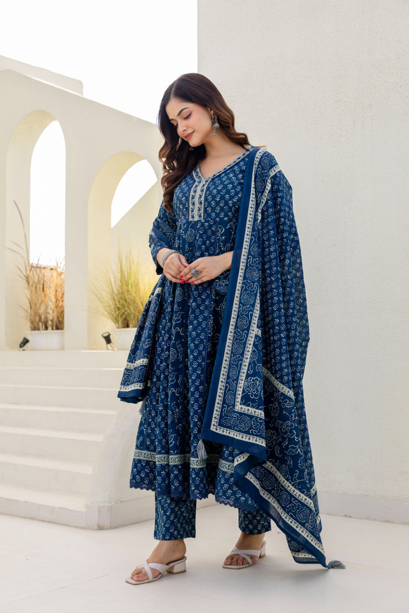 EthniFlair Women Floral Printed Panelled Sequinned Pure Cotton Kurta with Trousers & With Dupatta