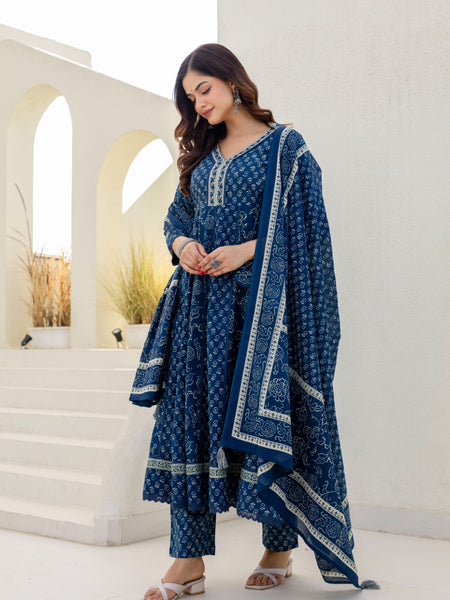 EthniFlair Women Floral Printed Panelled Sequinned Pure Cotton Kurta with Trousers & With Dupatta