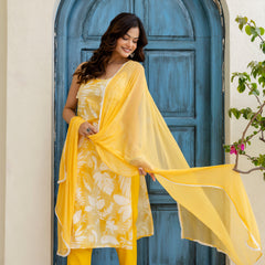 EthniFlair Floral Printed Sleeveless Straight Kurta With Trousers & Dupatta