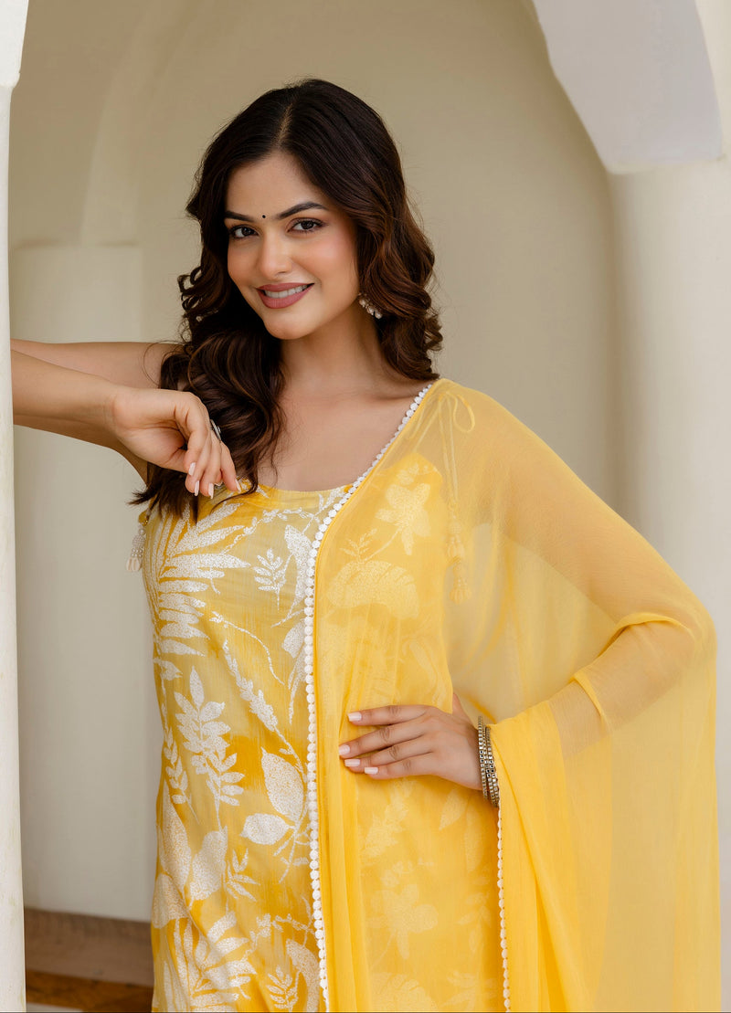 EthniFlair Floral Printed Sleeveless Straight Kurta With Trousers & Dupatta