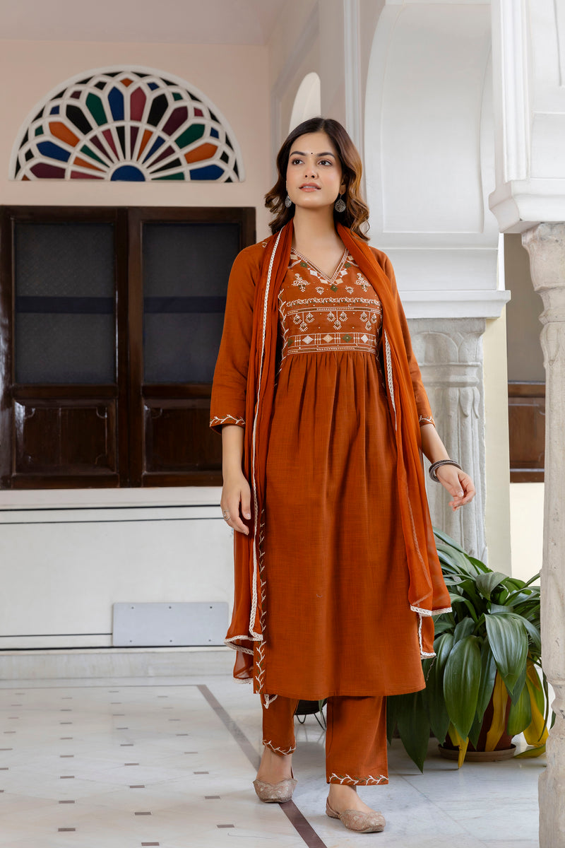 EthniFlair Ethnic Motifs Embroidered Pleated Aari Work Kurta Set
