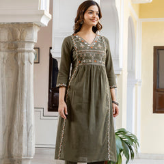 EthniFlair Ethnic Motifs Embroidered Pleated Aari Work Kurta Set