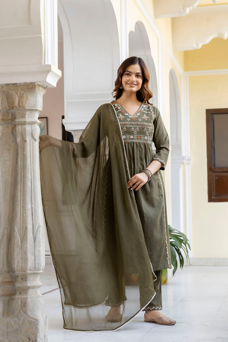 EthniFlair Ethnic Motifs Embroidered Pleated Aari Work Kurta Set