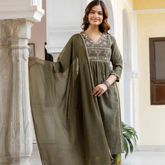 EthniFlair Ethnic Motifs Embroidered Pleated Aari Work Kurta Set