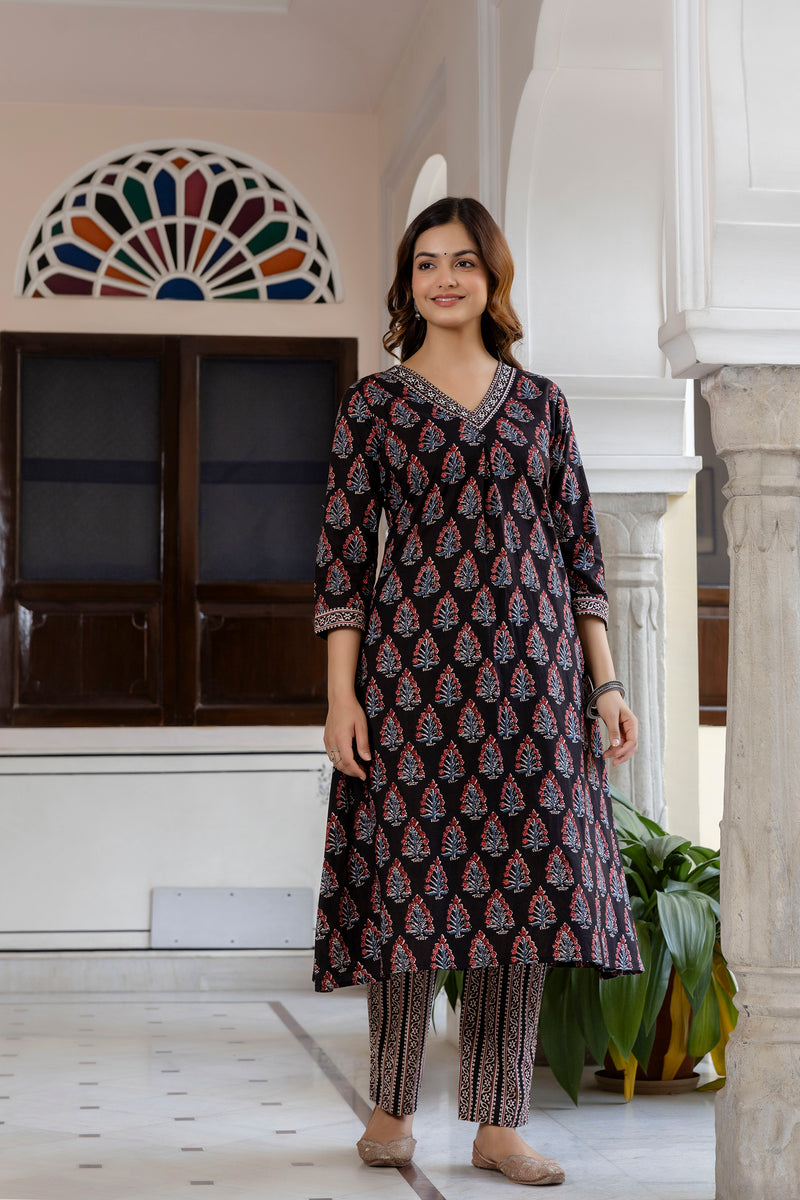 EthniFlair Floral Printed V-Neck A-Line Kurta With Trousers & Dupatta