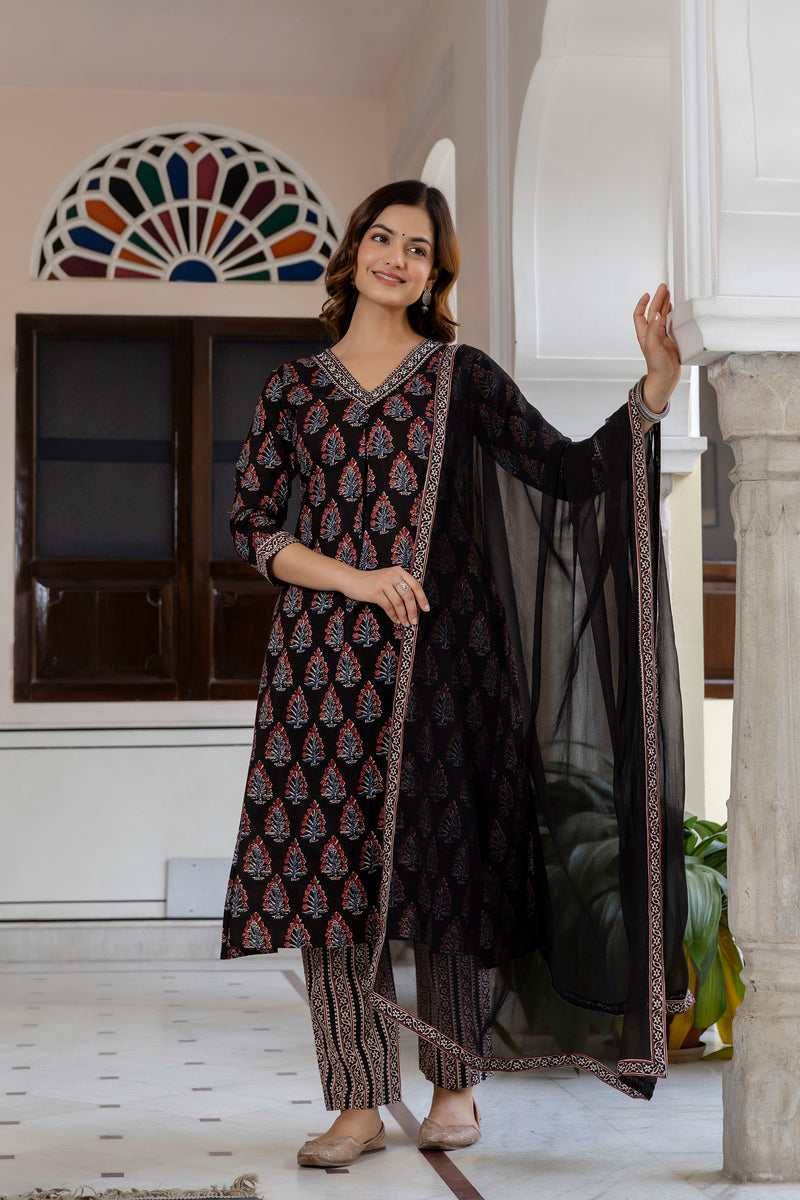 EthniFlair Floral Printed V-Neck A-Line Kurta With Trousers & Dupatta