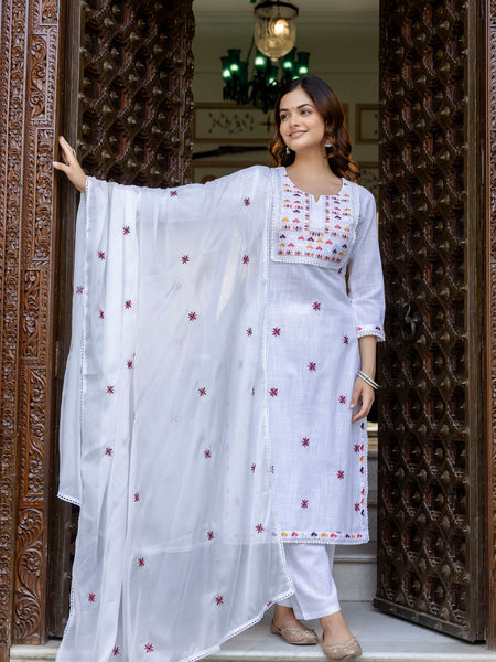EthniFlair Embroidered Notch Neck Straight Kurta With Trousers & Dupatta