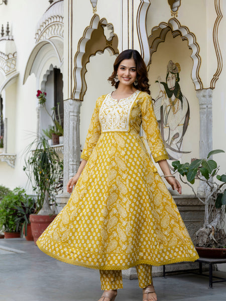 EthniFlair Floral Printed Notch Neck Anarkali Kurta & Trousers With Dupatta