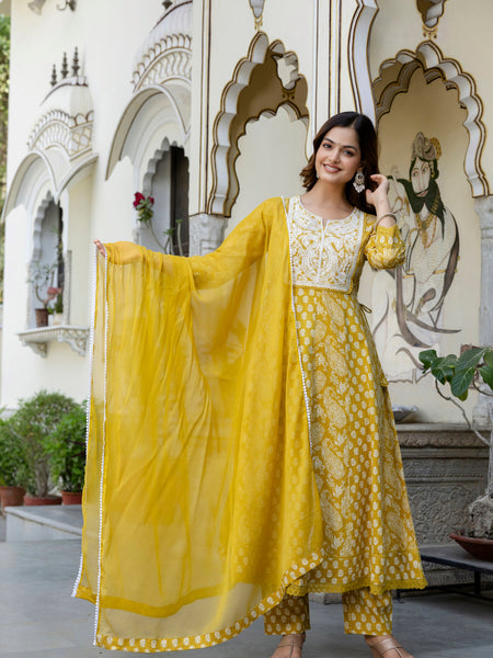 EthniFlair Floral Printed Notch Neck Anarkali Kurta & Trousers With Dupatta