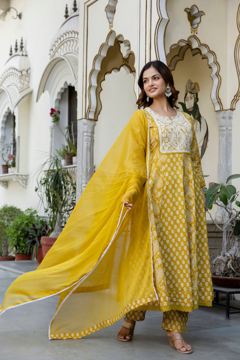 EthniFlair Floral Printed Notch Neck Anarkali Kurta & Trousers With Dupatta