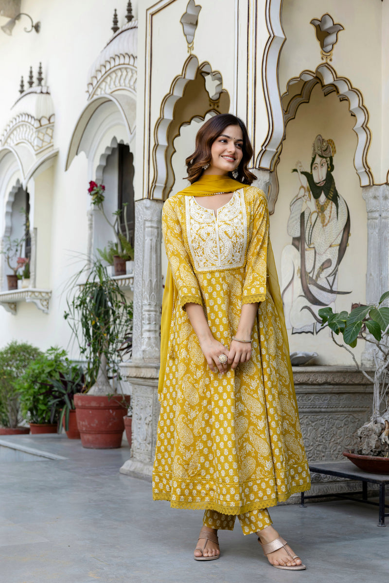 EthniFlair Floral Printed Notch Neck Anarkali Kurta & Trousers With Dupatta