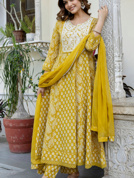 EthniFlair Floral Printed Notch Neck Anarkali Kurta & Trousers With Dupatta