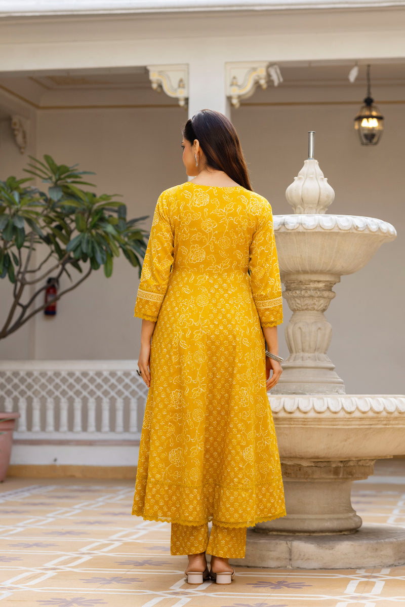 EthniFlair Women Floral Printed Panelled Sequinned Pure Cotton Kurta with Trousers & With Dupatta