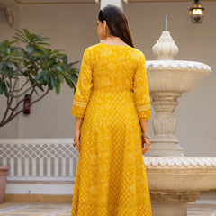 EthniFlair Women Floral Printed Panelled Sequinned Pure Cotton Kurta with Trousers & With Dupatta