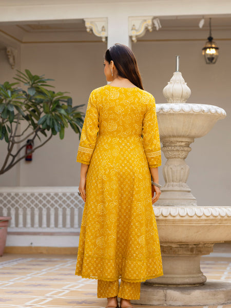 EthniFlair Women Floral Printed Panelled Sequinned Pure Cotton Kurta with Trousers & With Dupatta