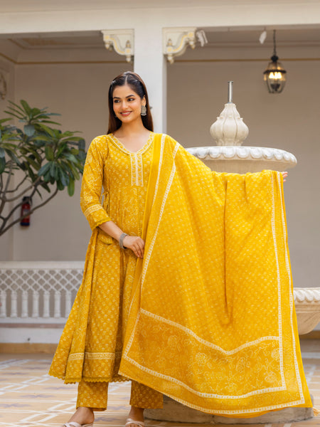 EthniFlair Women Floral Printed Panelled Sequinned Pure Cotton Kurta with Trousers & With Dupatta