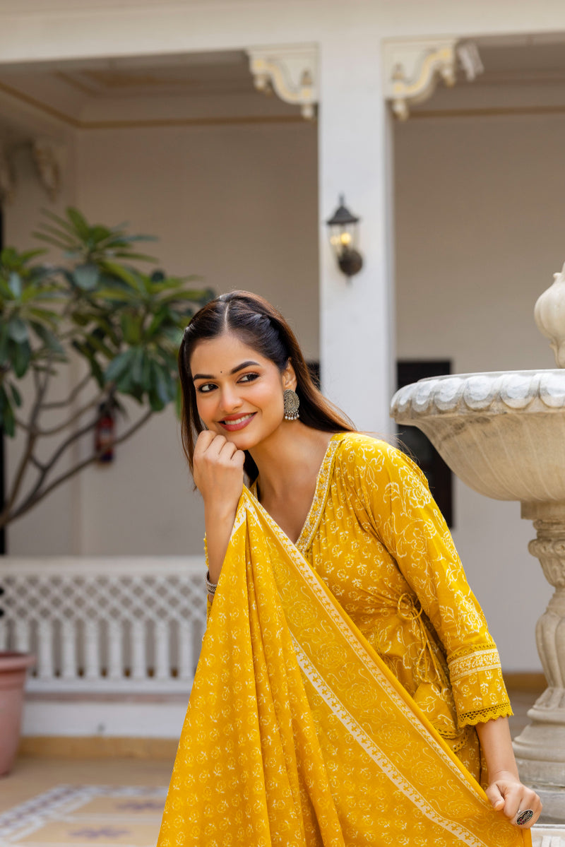 EthniFlair Women Floral Printed Panelled Sequinned Pure Cotton Kurta with Trousers & With Dupatta