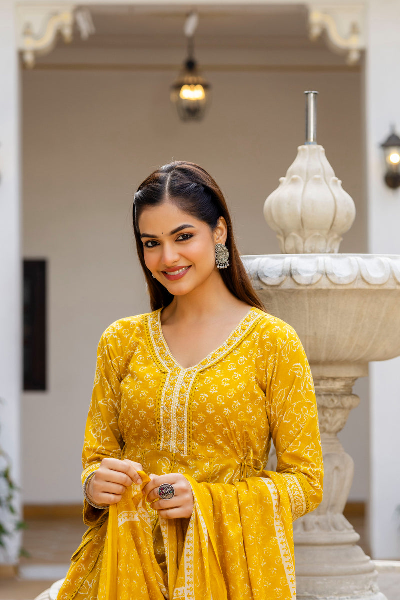 EthniFlair Women Floral Printed Panelled Sequinned Pure Cotton Kurta with Trousers & With Dupatta