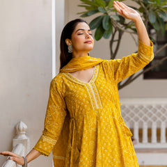 EthniFlair Women Floral Printed Panelled Sequinned Pure Cotton Kurta with Trousers & With Dupatta
