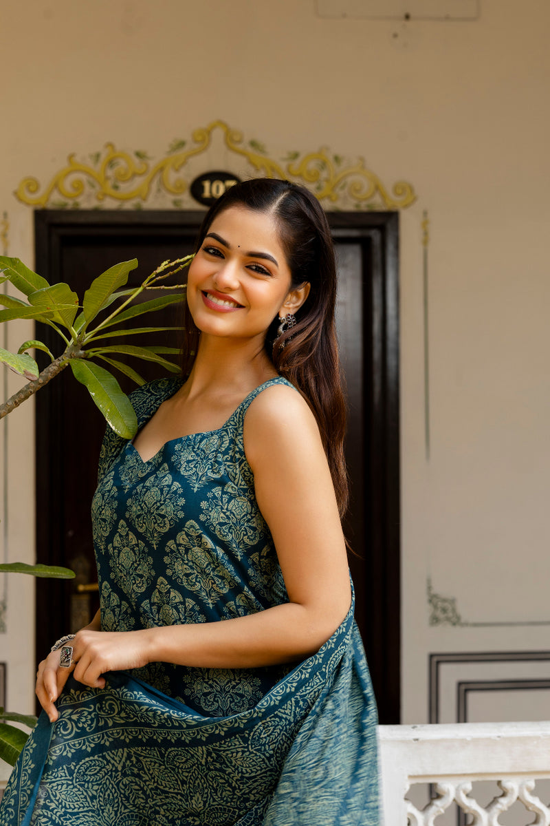 EthniFlair Women Ethnic Motifs Printed Regular Thread Work Pure Cotton Kurta with Palazzos & With Dupatta