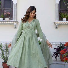 EthniFlair Yoke Design V-Neck Pleated Kurta With Trousers & Dupatta