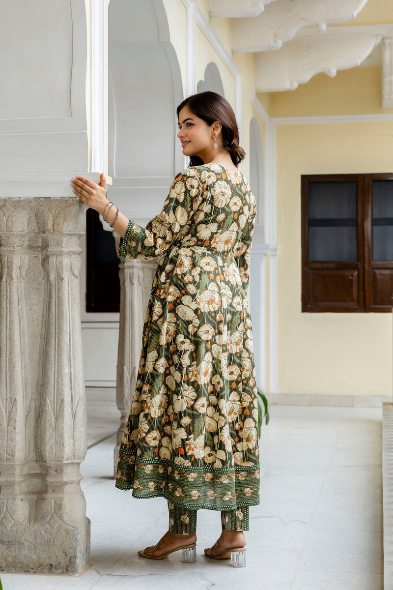 EthniFlair Floral Printed V-Neck A-Line Kurta & Trousers With Dupatta