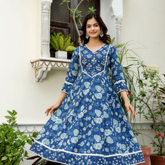 EthniFlair Floral Printed V-Neck Anarkali Kurta With Pyjamas & Dupatta