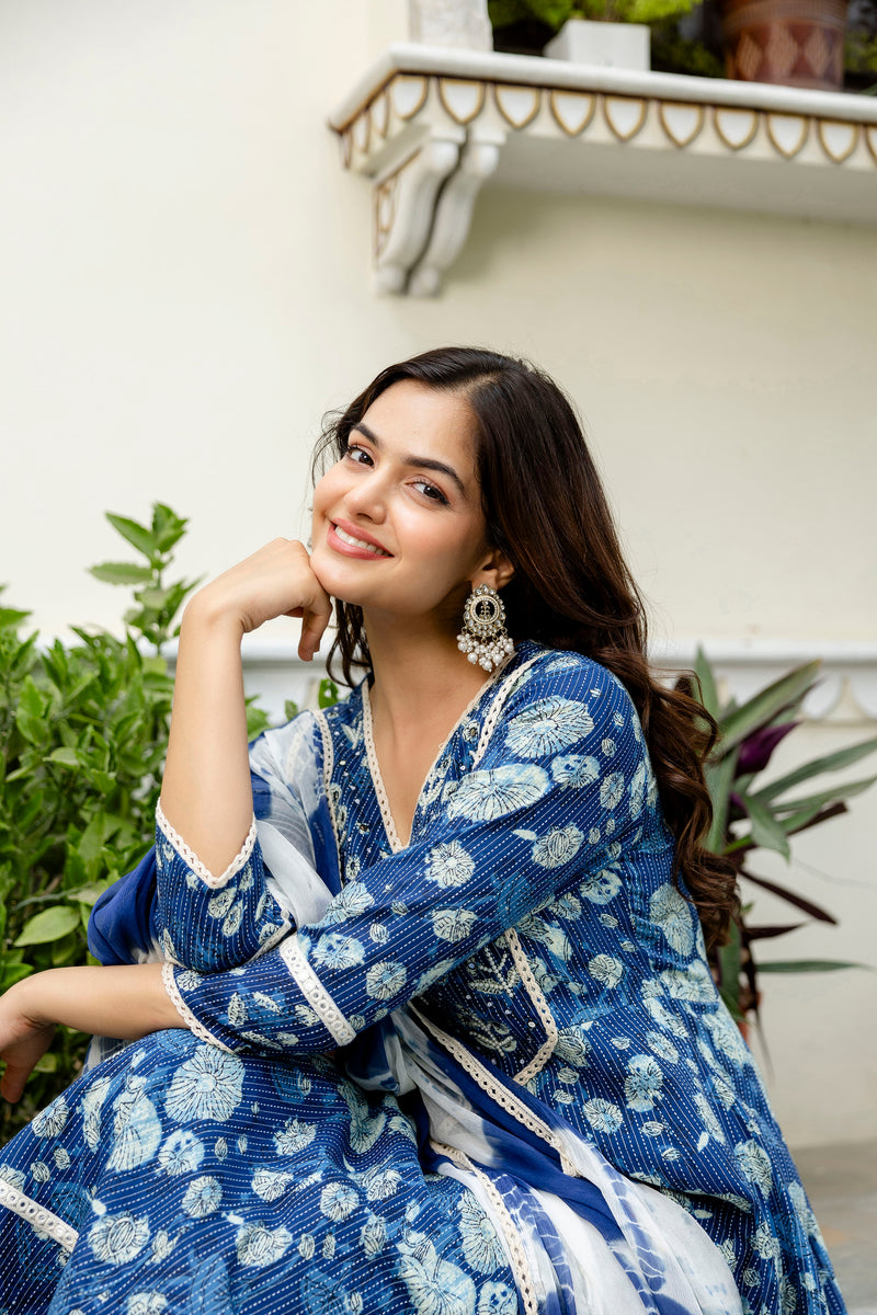 EthniFlair Floral Printed V-Neck Anarkali Kurta With Pyjamas & Dupatta