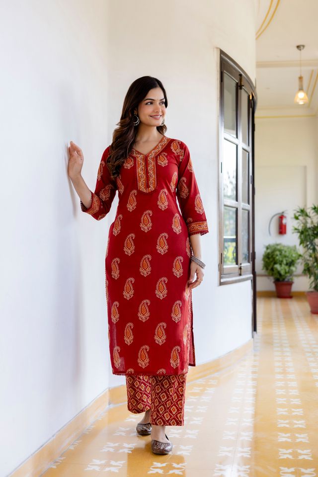 EthniFlair Women Cotton Yoke detail Straight Kurta Pant Dupatta Set