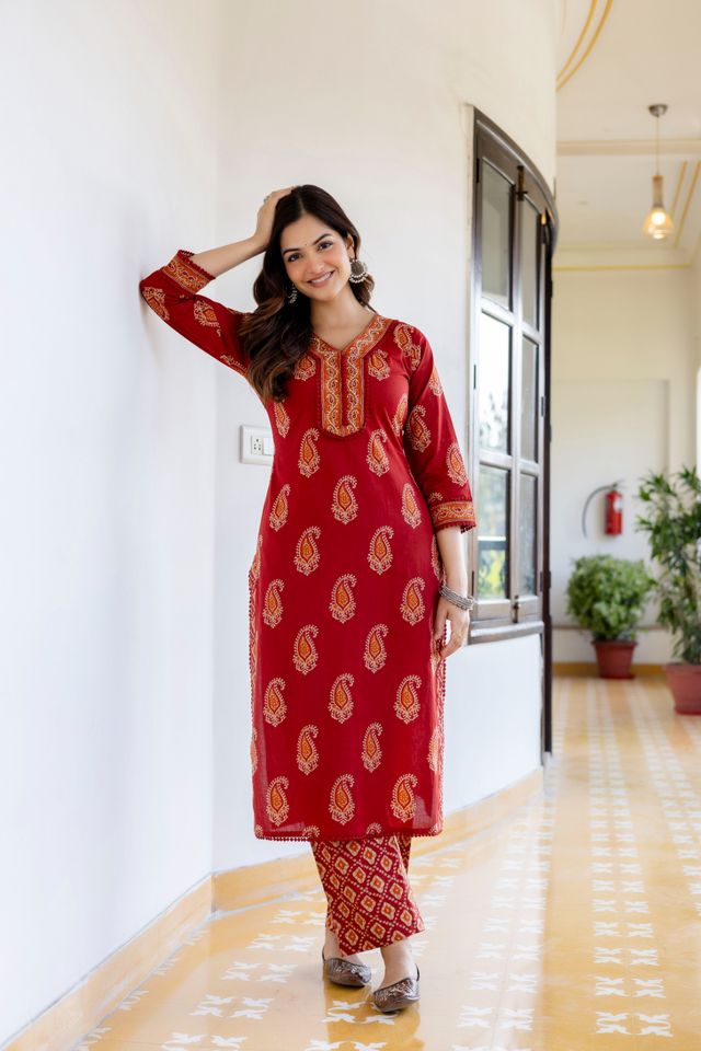 EthniFlair Women Cotton Yoke detail Straight Kurta Pant Dupatta Set