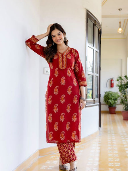 EthniFlair Women Cotton Yoke detail Straight Kurta Pant Dupatta Set