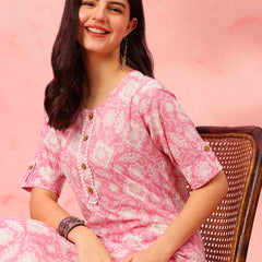 EthniFlair Floral Printed Round Neck Straight Kurta6