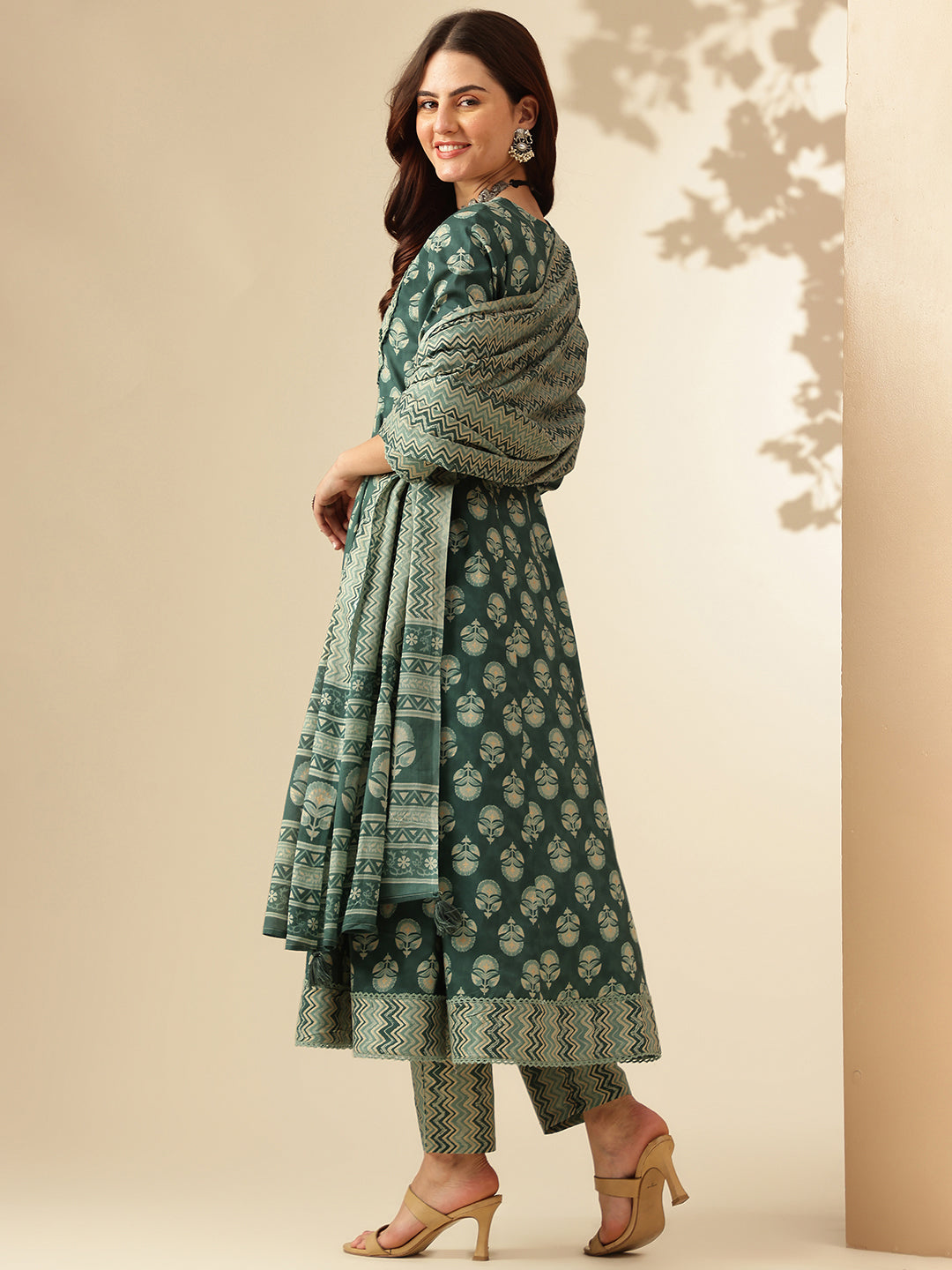 EthniFlair Women Floral Printed Regular Aari Work Pure Cotton Kurta with Trousers & With Dupatta