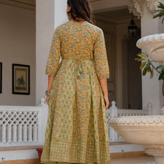 EthniFlair Floral Printed Panelled Aari Work Kurta with Pyjamas & Dupatta