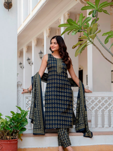 EthniFlair Floral Printed Kurta with Pyjamas & Dupatta